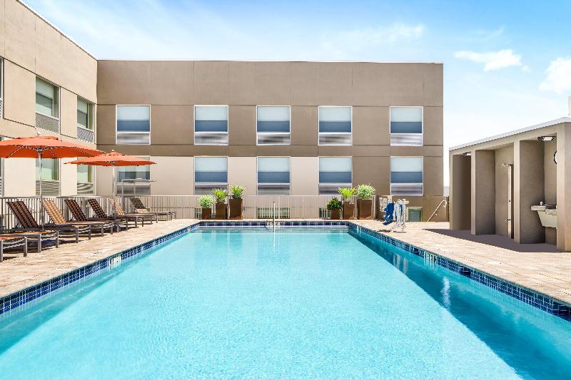 فندق Holiday Inn Express Cruise Airport, An Ihg