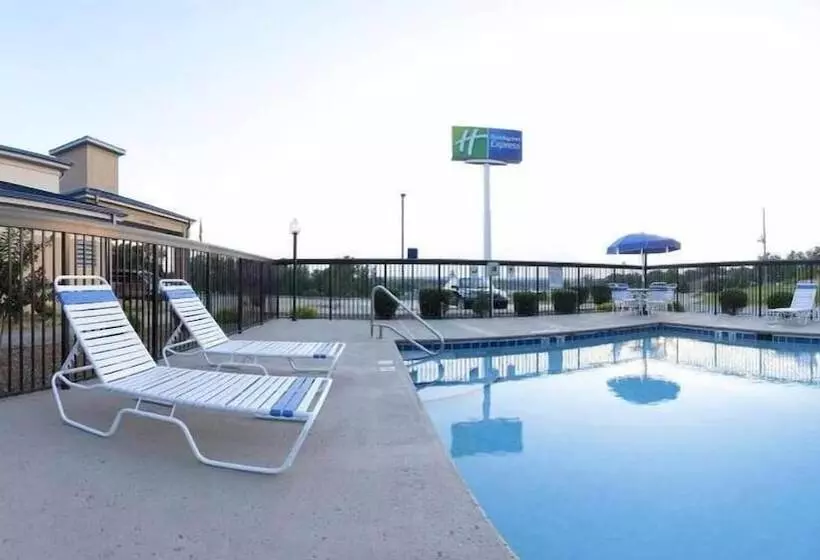 호텔 Holiday Inn Express Hurricane Mills Waverly, An Ihg