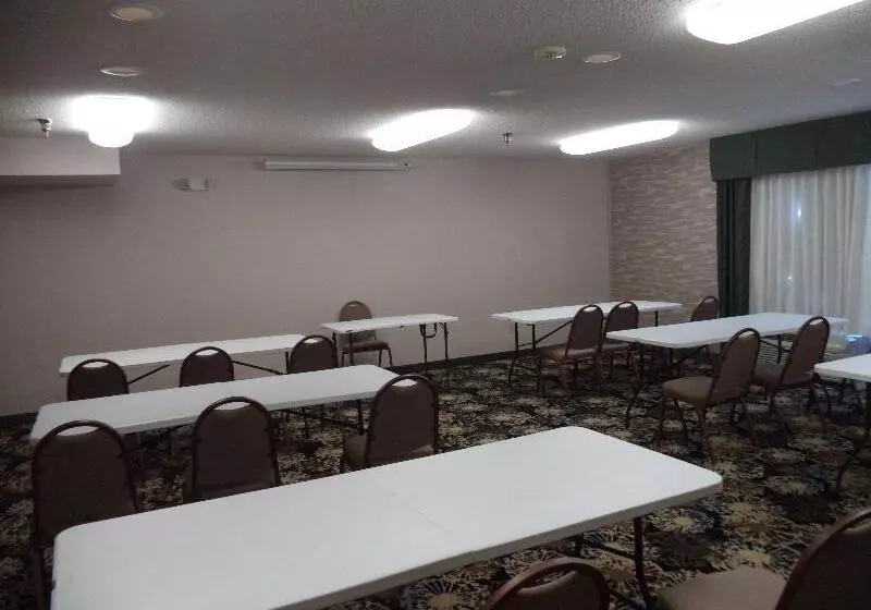 בית מלון כפרי Holiday Inn Express La Junta, An Ihg