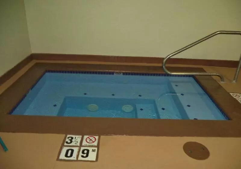 בית מלון כפרי Holiday Inn Express La Junta, An Ihg