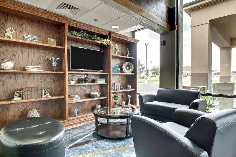 فندق Holiday Inn Express Marshfield   Springfield Area, An Ihg