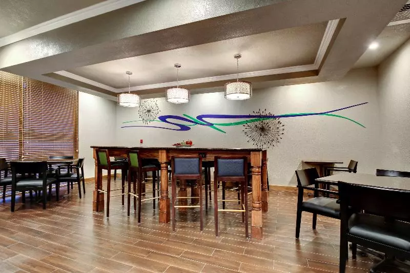 فندق Holiday Inn Express Marshfield   Springfield Area, An Ihg