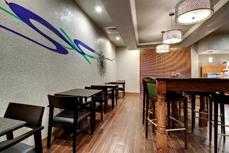 فندق Holiday Inn Express Marshfield   Springfield Area, An Ihg