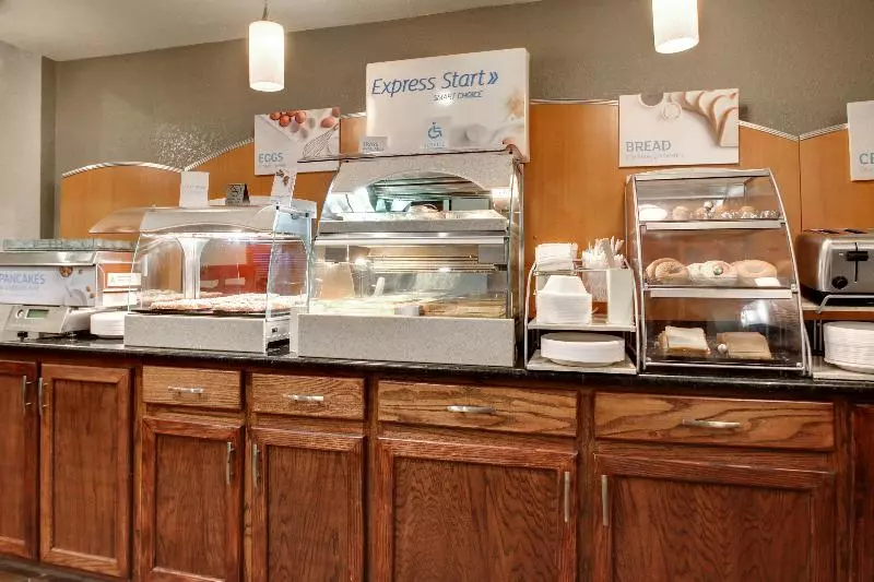 فندق Holiday Inn Express Marshfield   Springfield Area, An Ihg