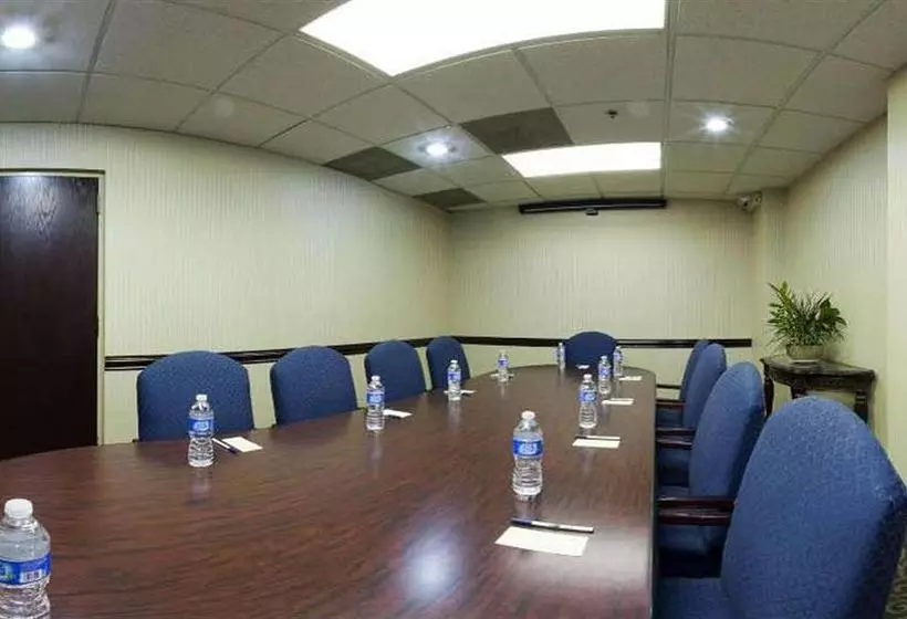 ホテル Holiday Inn Express Southaven 