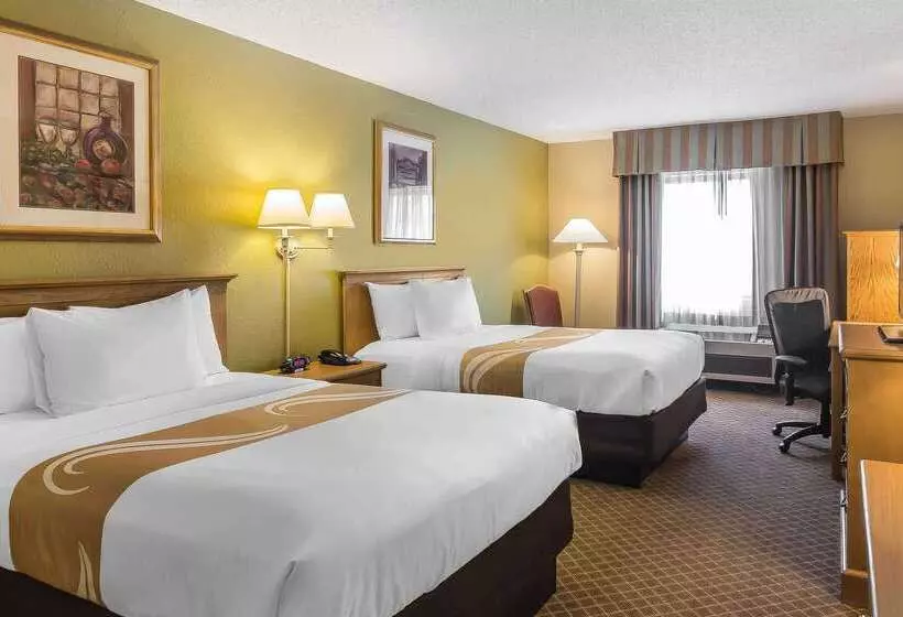 בית מלון כפרי Quality Inn