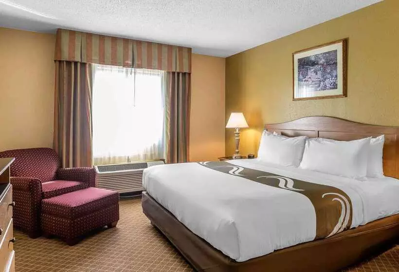 בית מלון כפרי Quality Inn