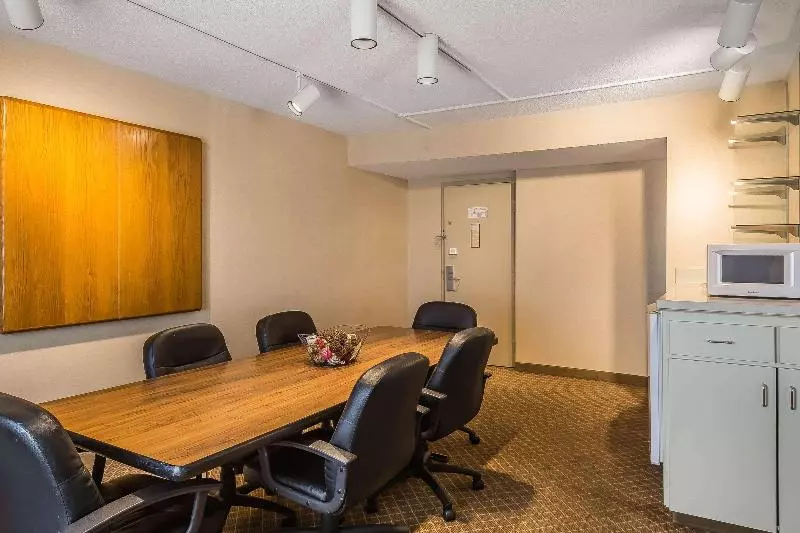 בית מלון כפרי Quality Inn