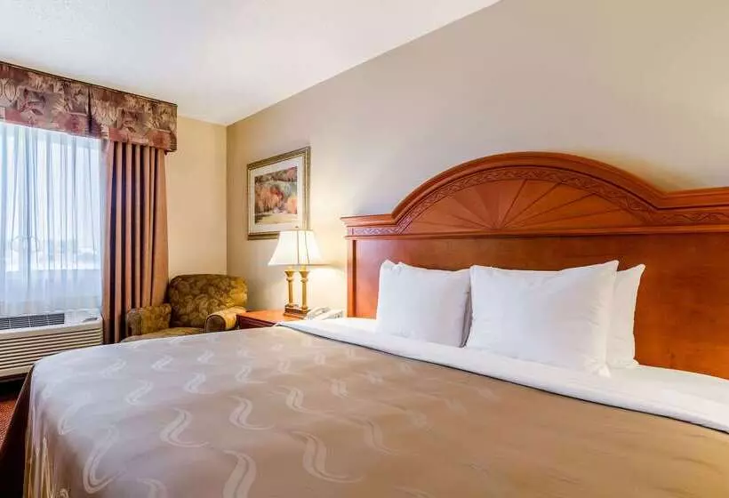 בית מלון כפרי Qualityinn, Alliance