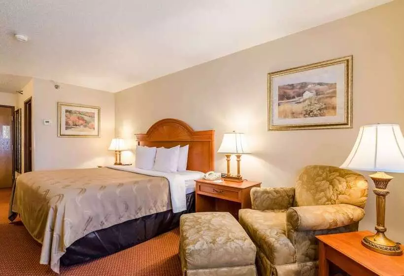 בית מלון כפרי Qualityinn, Alliance