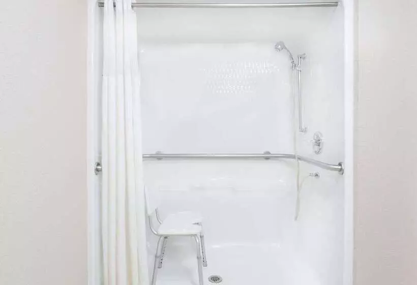 هتل Super 8 By Wyndham El Dorado