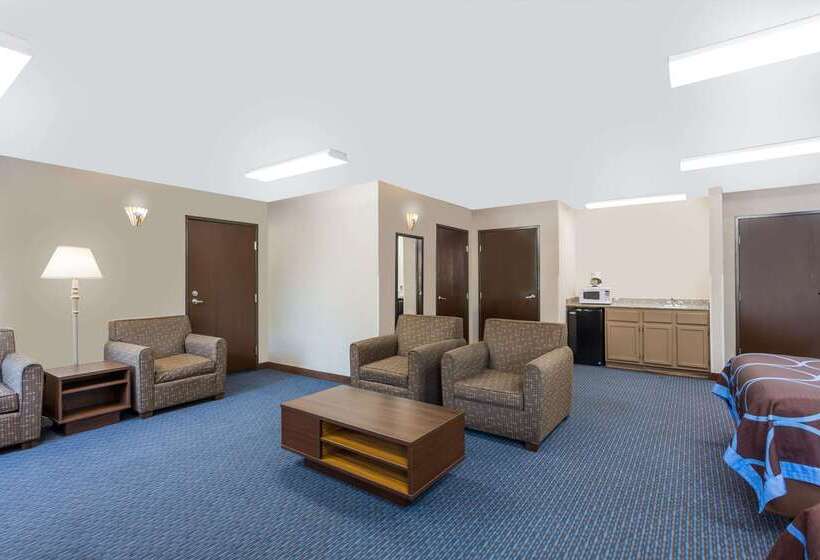 فندق Super 8 By Wyndham El Dorado