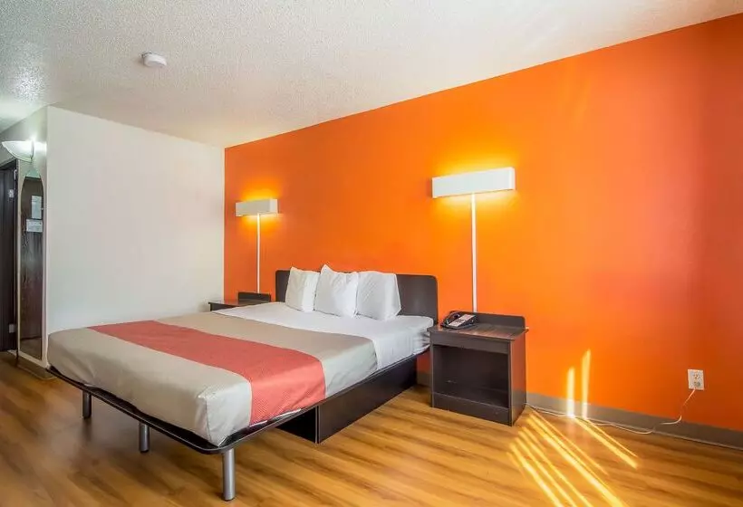 Motel 6 Dallas, Tx   North   Richardson
