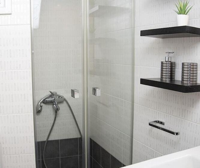 Amazing Renovated Penthouse In Pagkrati