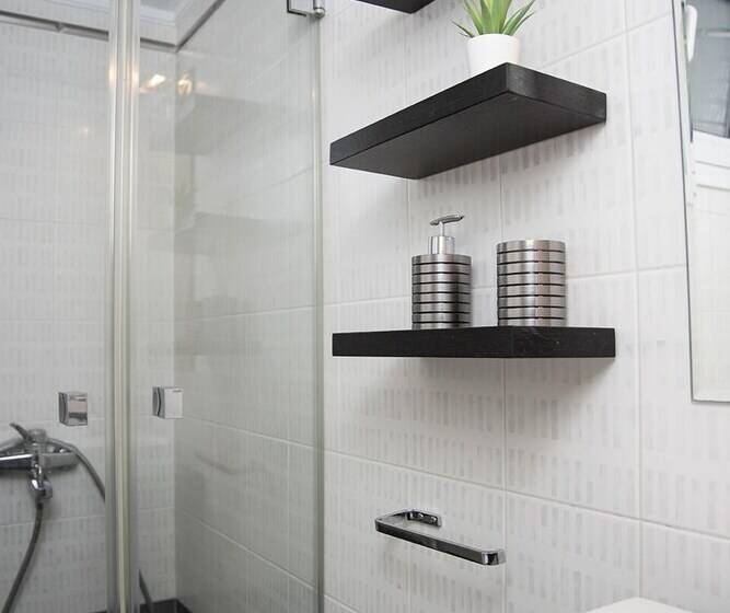 Amazing Renovated Penthouse In Pagkrati