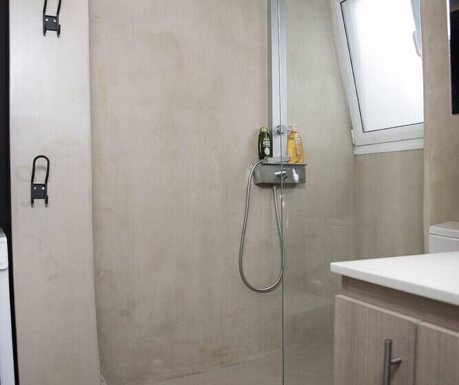 Amazing Renovated Penthouse In Pagkrati