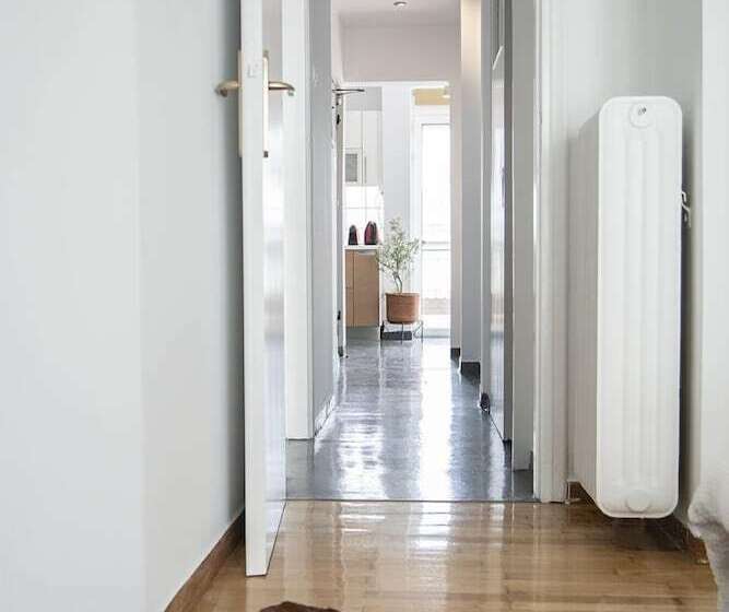 Amazing Renovated Penthouse In Pagkrati