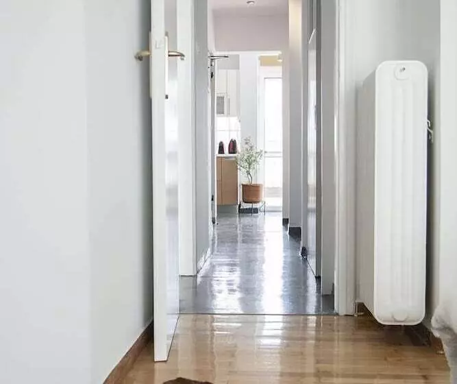 Amazing Renovated Penthouse In Pagkrati