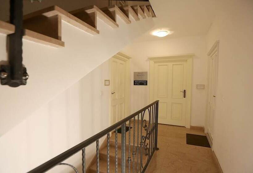 Rialto Luxury Apartment