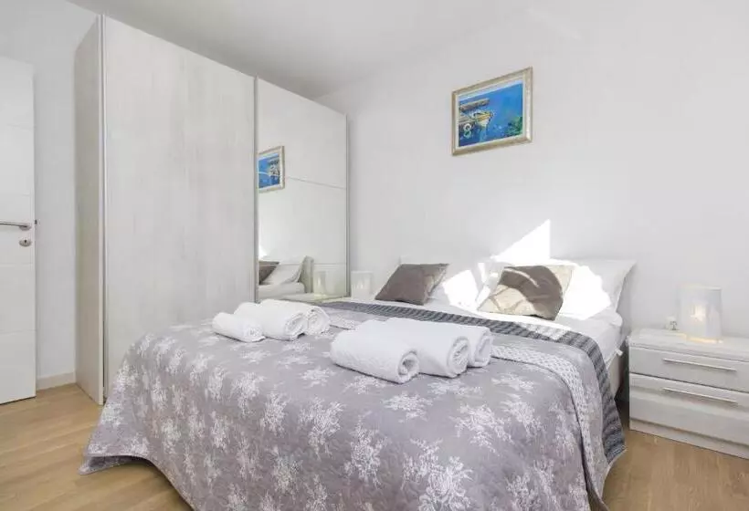 Apartments Luka