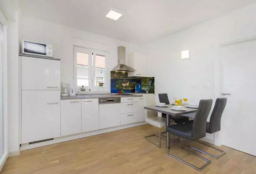 Apartments Luka