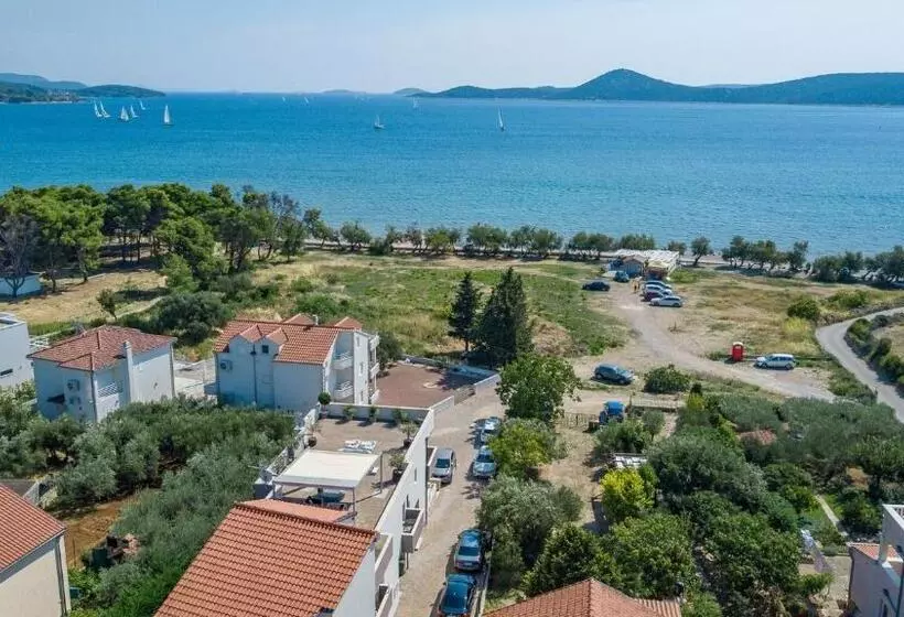 Apartments Luka