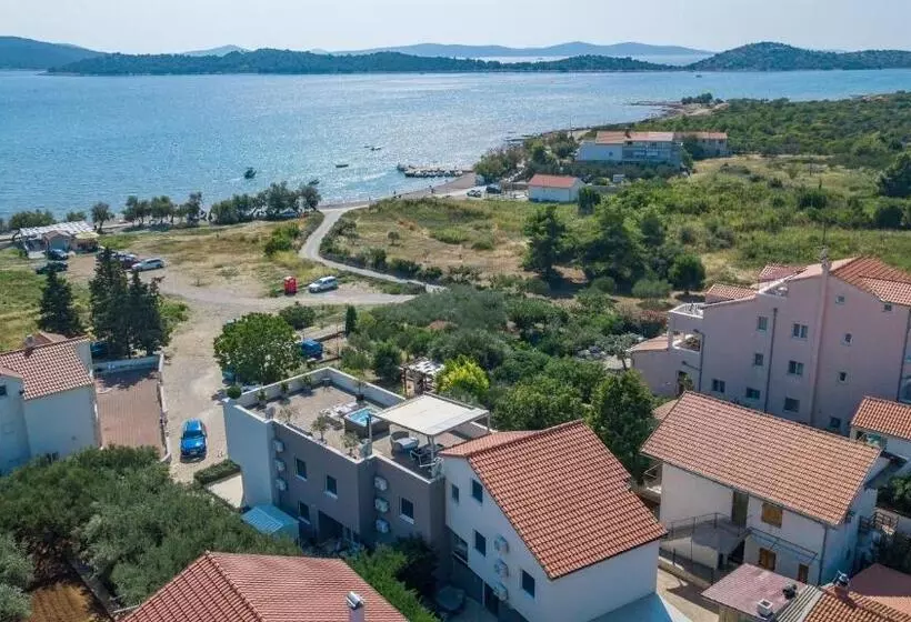 Apartments Luka