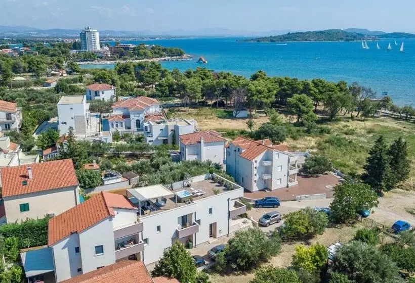 Apartments Luka