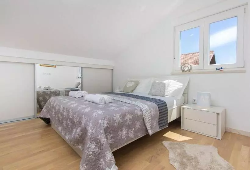 Apartments Luka