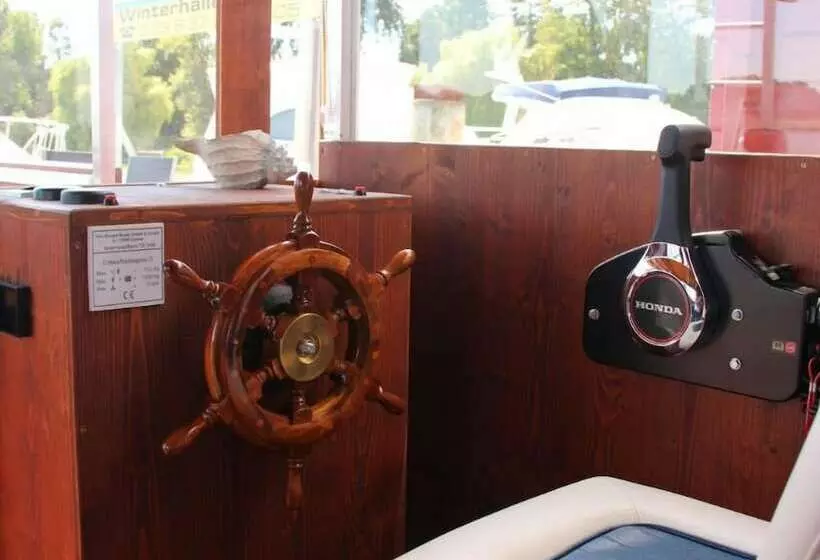 ホテル Hausboot Radewege Am Beetzsee