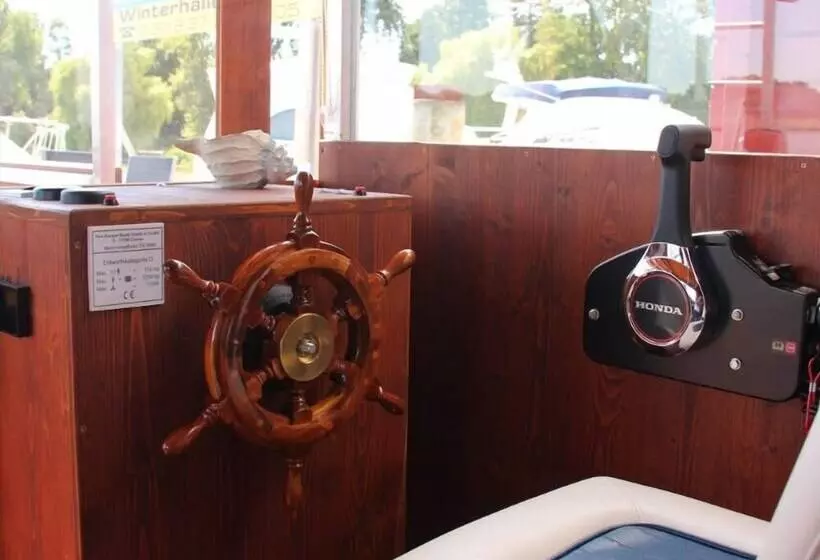 ホテル Hausboot Radewege Am Beetzsee