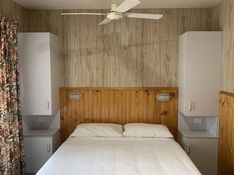 בית מלון כפרי Holbrook Motor Village