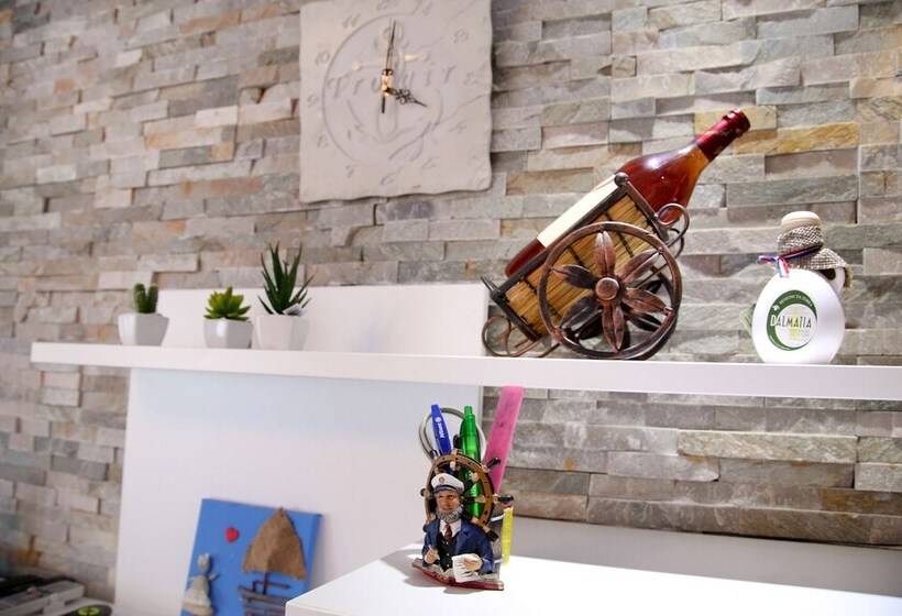 Luxury House With Pool