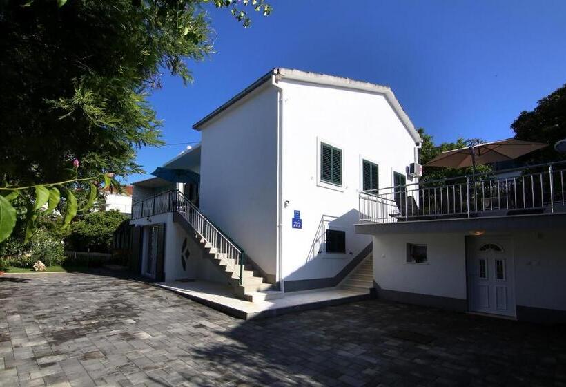 Luxury House With Pool