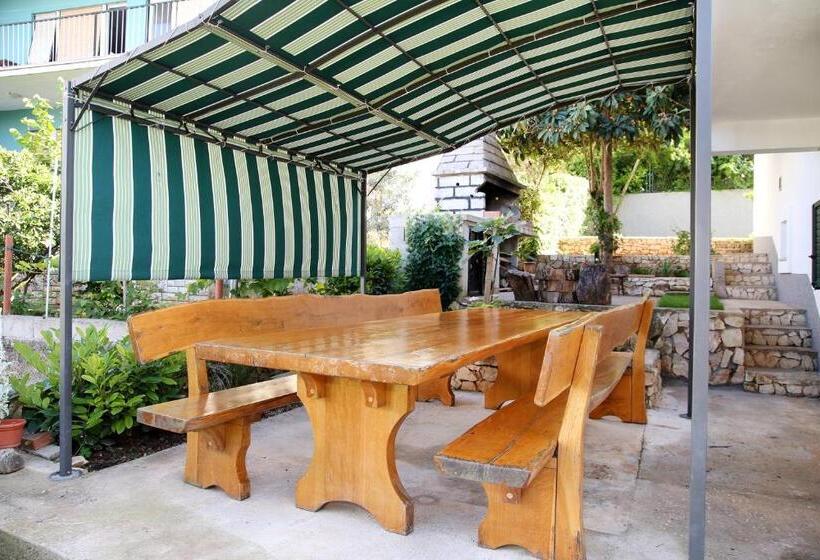 Luxury House With Pool