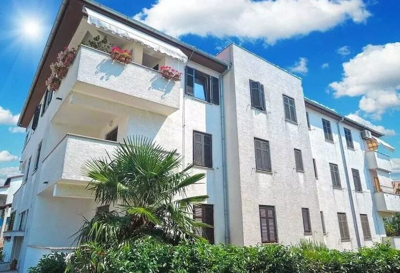 Apartment 802