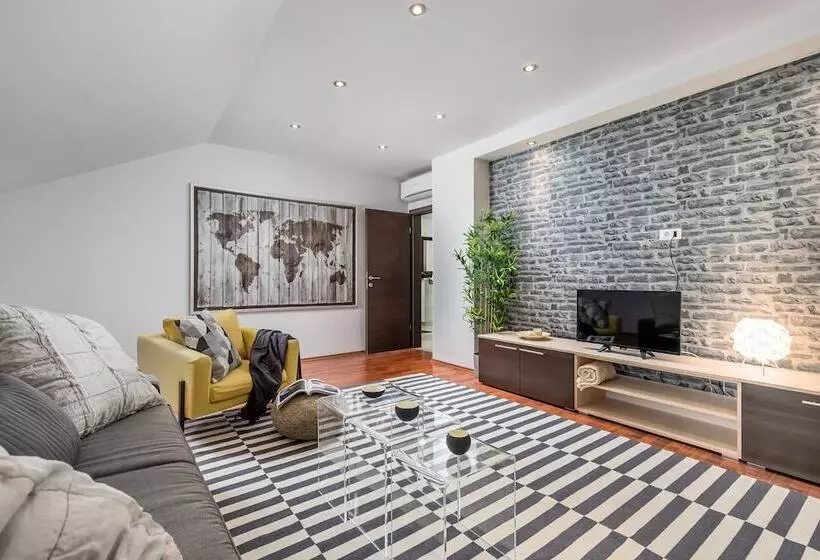 Aquila Apartment