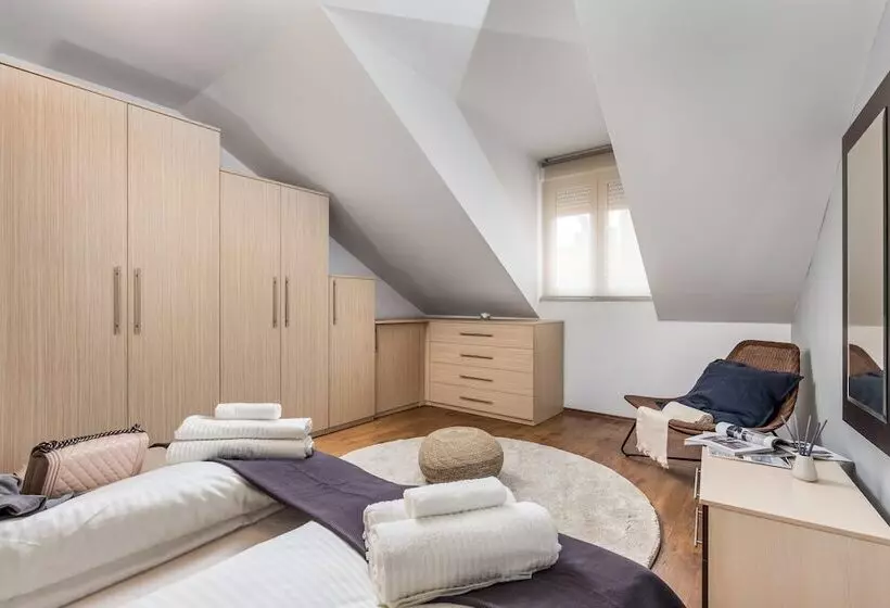 Aquila Apartment