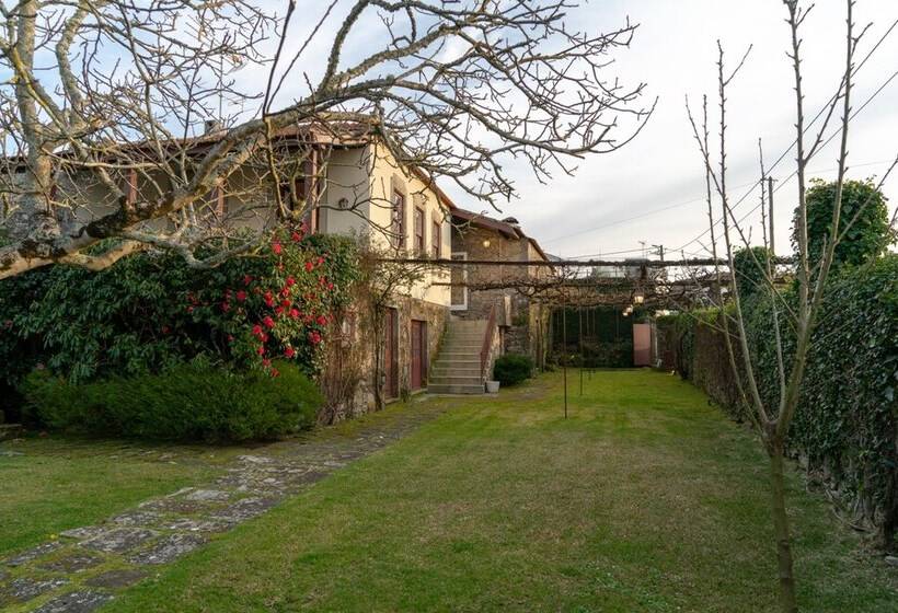 Liiiving In Moledo Historical Pool Villa