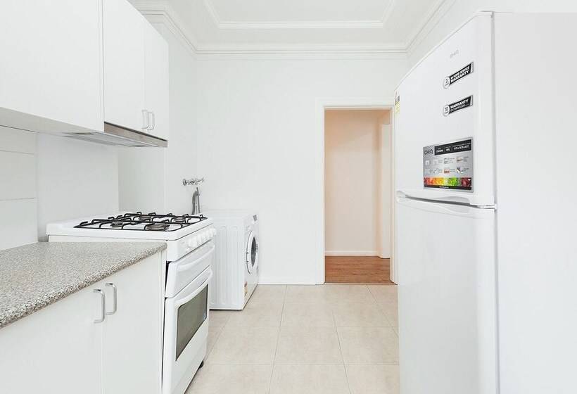 Newly Renovated Apt Close To Cbd Unit 2