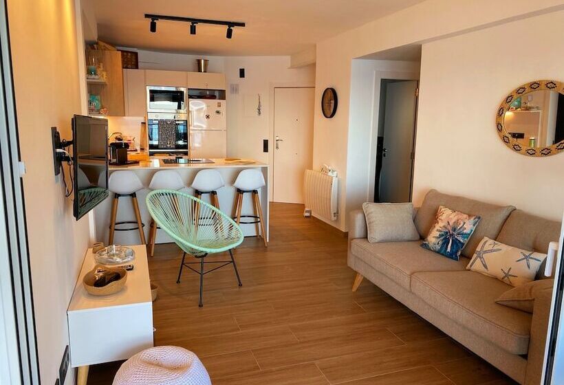 Amazing Penthouse On The Seafront