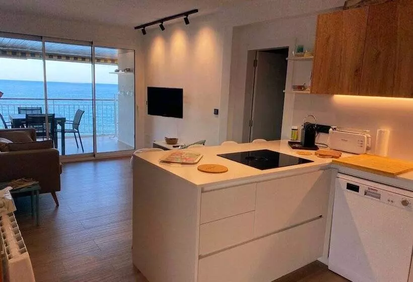 Amazing Penthouse On The Seafront