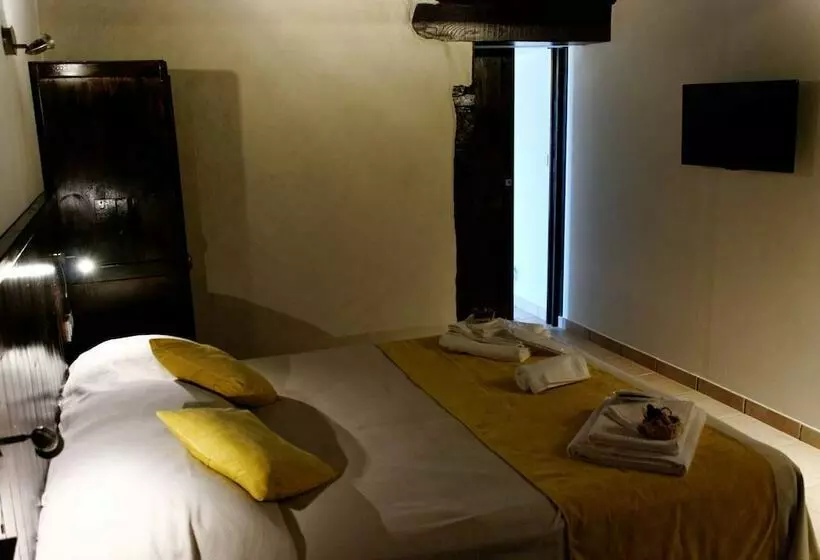 ベッドアンドブレックファースト Au Dessus De Parady