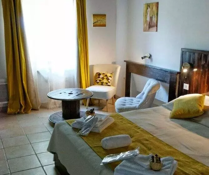 ベッドアンドブレックファースト Au Dessus De Parady