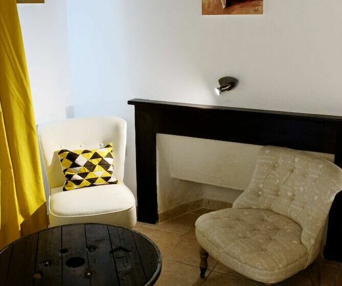 مبيت وإفطار Au Dessus De Parady