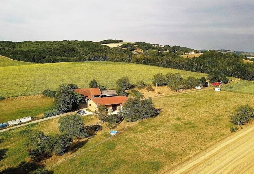 مبيت وإفطار Au Dessus De Parady