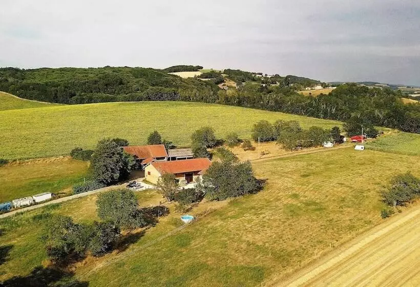 ベッドアンドブレックファースト Au Dessus De Parady