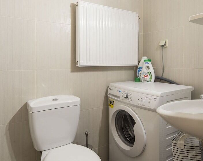 Scorpio Deluxe Apartment With Private Garden