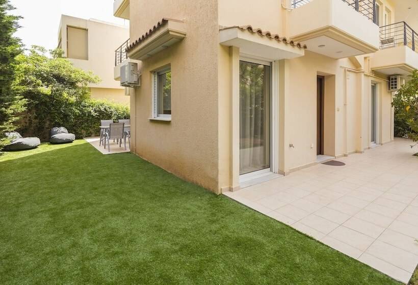 Scorpio Deluxe Apartment With Private Garden