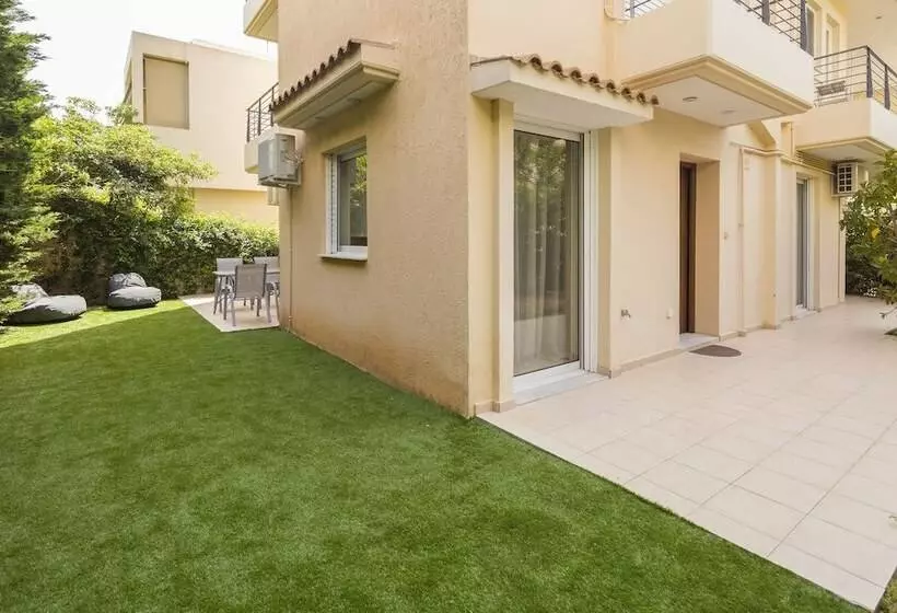 Scorpio Deluxe Apartment With Private Garden